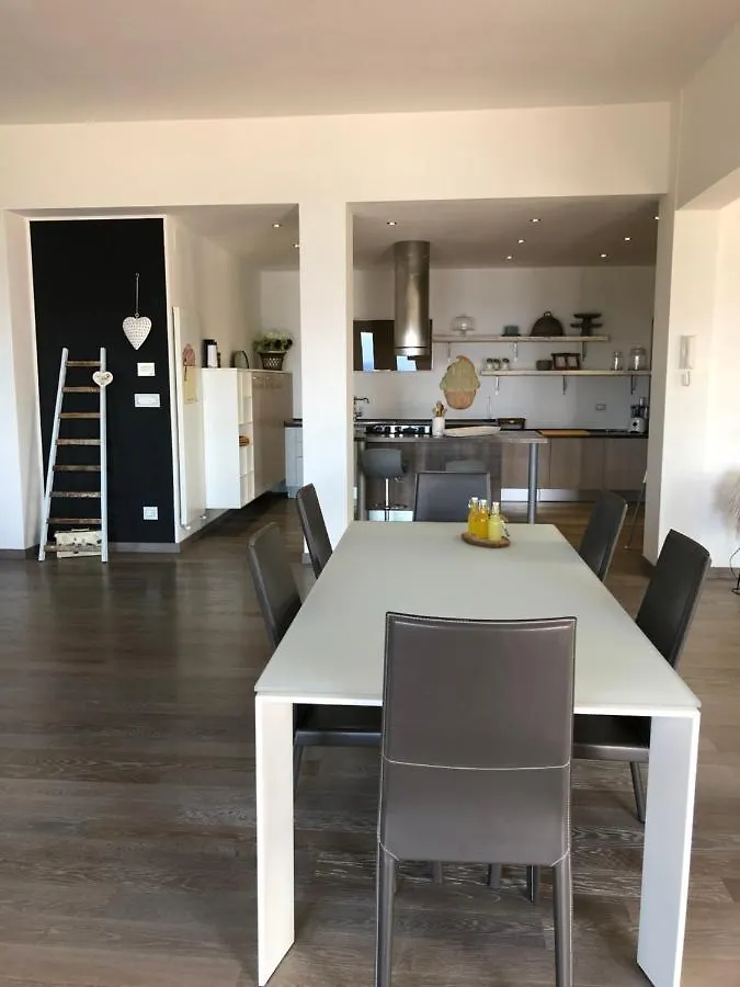 Azzuleo Apartment Voze 0*,